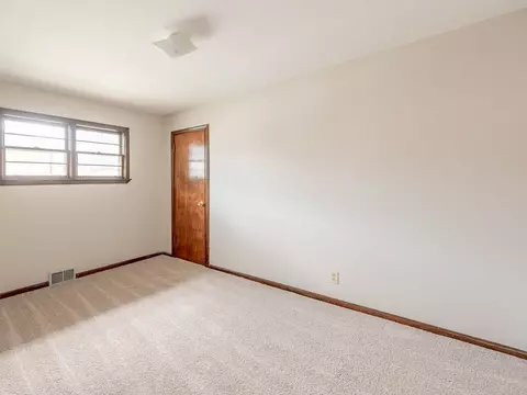 Bedroom - 4251 147th St, Midlothian, IL 60445 photo 4 of 4