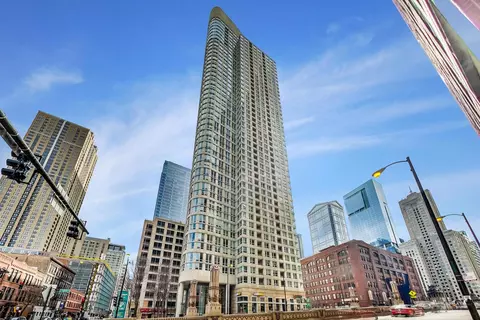 345 N La Salle Dr #1902, Chicago, IL 60654