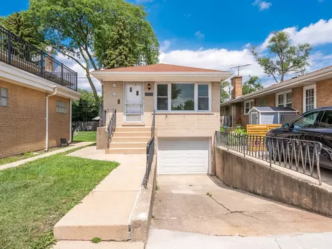 2304 Oakton St, Park Ridge, IL 60068