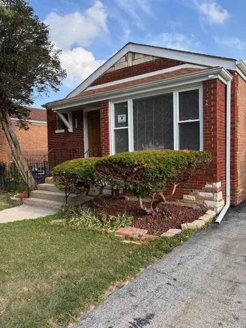 105 E 124th St, Chicago, IL 60628 photo 2