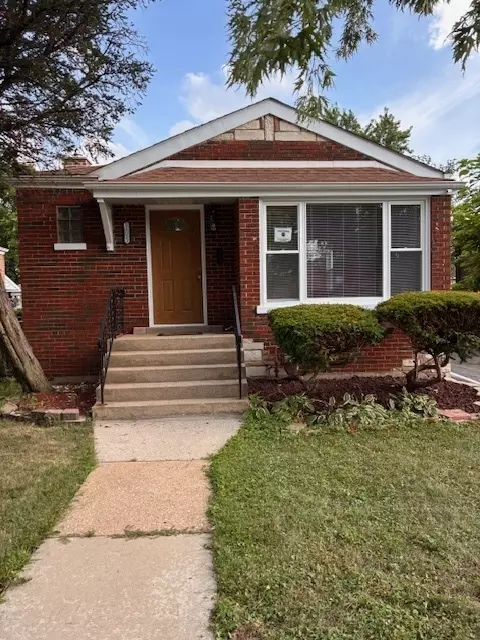 105 E 124th St, Chicago, IL 60628