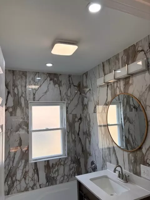 105 E 124th St, Chicago, IL 60628 photo 9