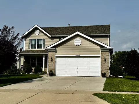 10927 Braemar Pkwy E, Huntley, IL 60142