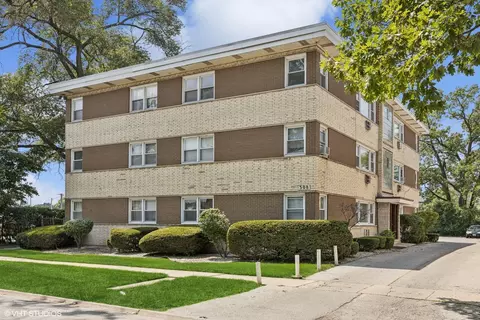 308 Beach Ave #1C, La Grange Park, IL 60526