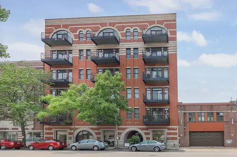 1355 W Washington Blvd #4A, Chicago, IL 60607