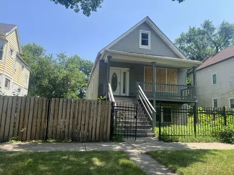 8135 S Muskegon Ave, Chicago, IL 60617