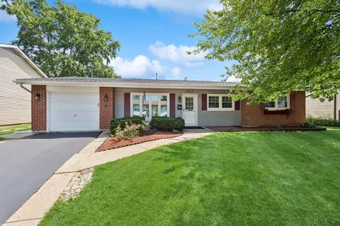 7325 Northway Dr, Hanover Park, IL 60133