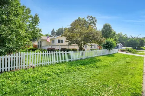 3013 Walnut Dr, Wonder Lake, IL 60097