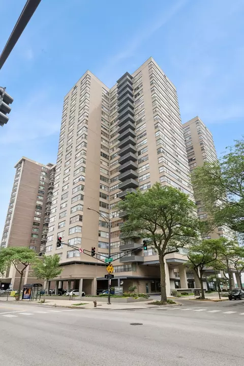 6301 N Sheridan Rd #11G, Chicago, IL 60660