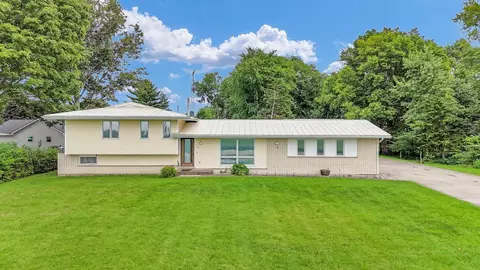811 E St Rt 133 St, Arcola, IL 61910