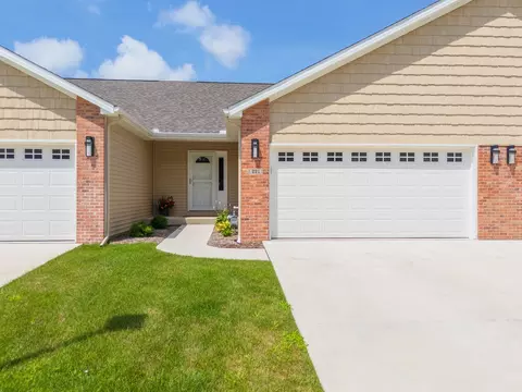 221 Cassidy Rd, Normal, IL 61761