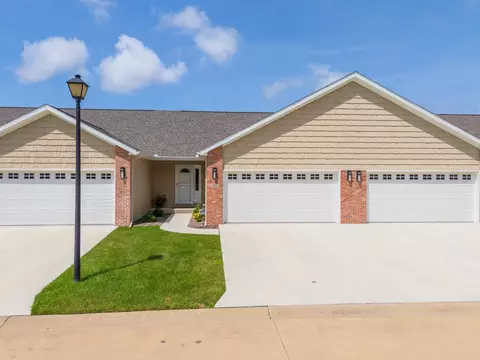 221 Cassidy Rd, Normal, IL 61761 photo 3
