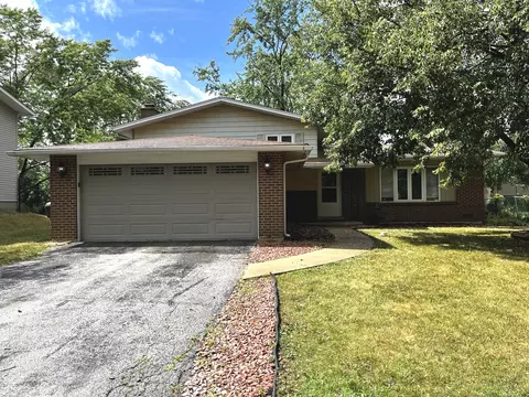 5110 Arquilla Dr, Richton Park, IL 60471