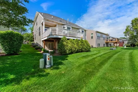 Exterior - 3879 Seigle Dr, Elgin, IL 60124 photo 8 of 8