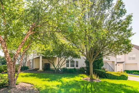 Exterior - 3063 Nicklaus Ln, Wadsworth, IL 60083 photo 2 of 5
