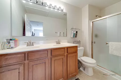 Bath - 3063 Nicklaus Ln, Wadsworth, IL 60083 photo 2 of 3