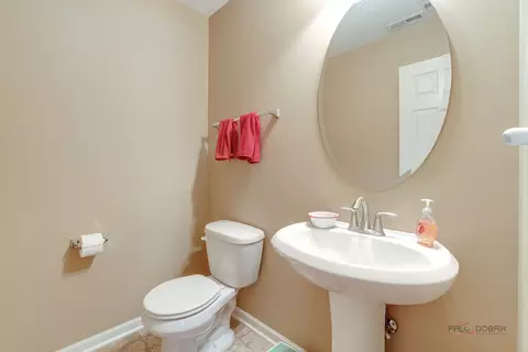 Bath - 3063 Nicklaus Ln, Wadsworth, IL 60083 photo 3 of 3