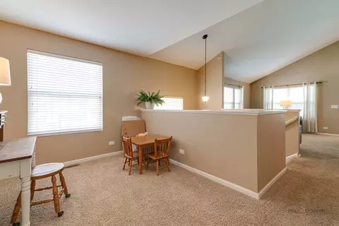 Entry Way - 3063 Nicklaus Ln, Wadsworth, IL 60083 photo 2 of 2
