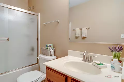 Bath - 3063 Nicklaus Ln, Wadsworth, IL 60083 photo 1 of 3