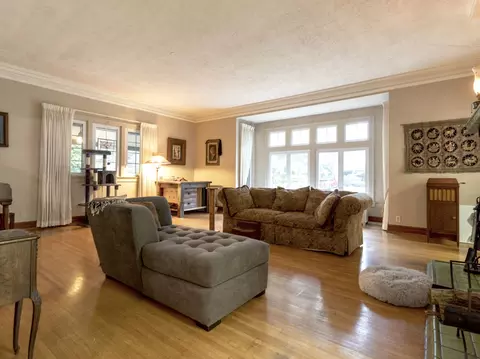 Living - 304 Nettle St, Morris, IL 60450 photo 4 of 11