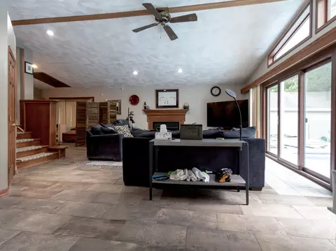 Living - 304 Nettle St, Morris, IL 60450 photo 8 of 11