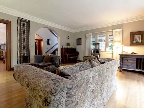 Living - 304 Nettle St, Morris, IL 60450 photo 3 of 11