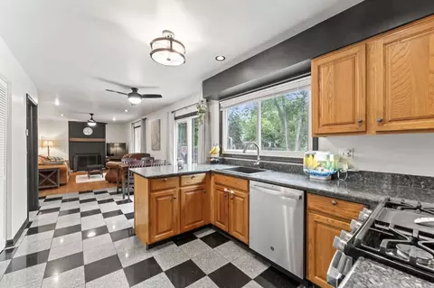 281 S Western Ave, Bartlett, IL 60103 photo 11