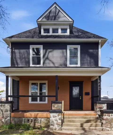 645 E Calhoun St, Woodstock, IL 60098