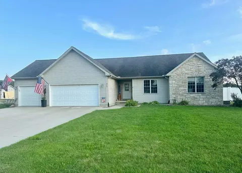 613 Cassidy Ct, Utica, IL 61373