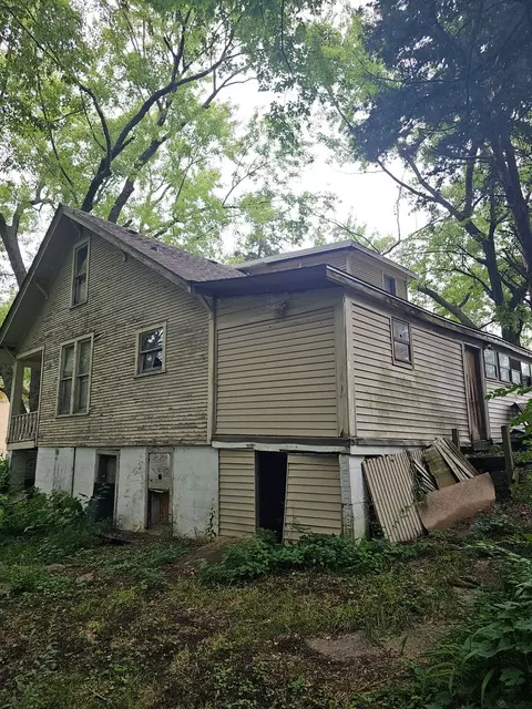 904 Walnut Ave, Dixon, IL 61021 photo 3