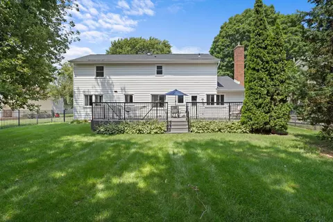 Exterior - 305 Bell Dr, Cary, IL 60013 photo 6 of 8