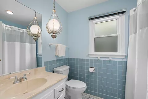 Bath - 305 Bell Dr, Cary, IL 60013 photo 4 of 4