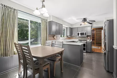 Kitchen - 305 Bell Dr, Cary, IL 60013 photo 3 of 3