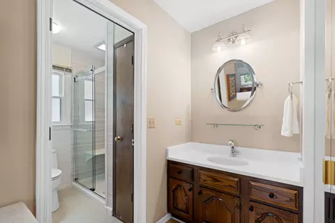 Bath - 305 Bell Dr, Cary, IL 60013 photo 2 of 4