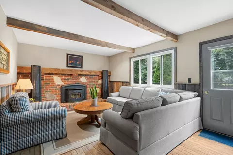 Living - 305 Bell Dr, Cary, IL 60013 photo 3 of 4