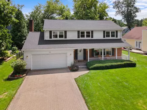 Exterior - 305 Bell Dr, Cary, IL 60013 photo 2 of 8