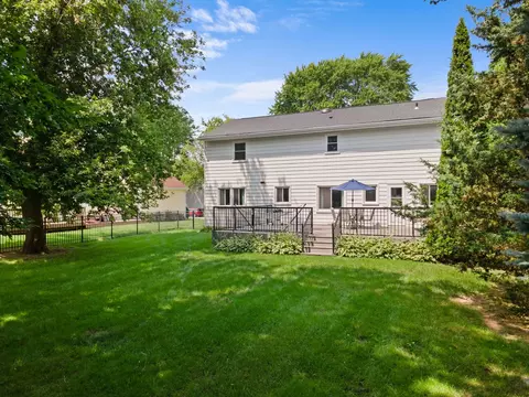 Exterior - 305 Bell Dr, Cary, IL 60013 photo 7 of 8