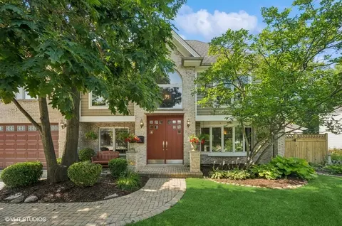3201 Dell Pl, Glenview, IL 60025