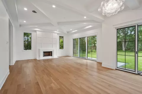 Living - 757 Kipling St, Deerfield, IL 60015 photo 3 of 6