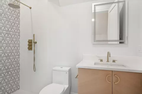 Bath - 757 Kipling St, Deerfield, IL 60015 photo 4 of 4