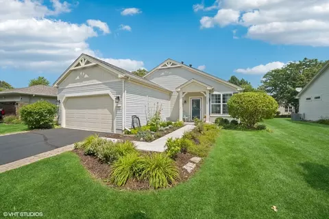 12900 Big Horn Dr, Huntley, IL 60142