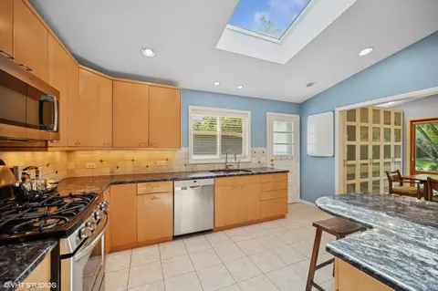 9231 Springfield Ave, Evanston, IL 60203 photo 8