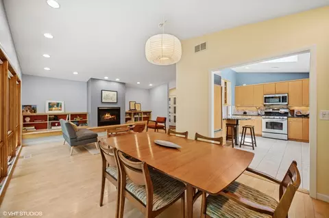 9231 Springfield Ave, Evanston, IL 60203 photo 5