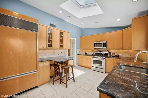 9231 Springfield Ave, Evanston, IL 60203 photo 7