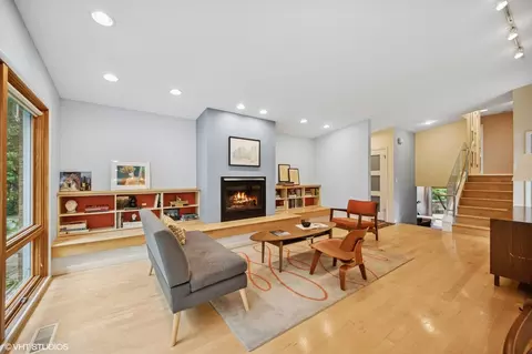9231 Springfield Ave, Evanston, IL 60203 photo 3