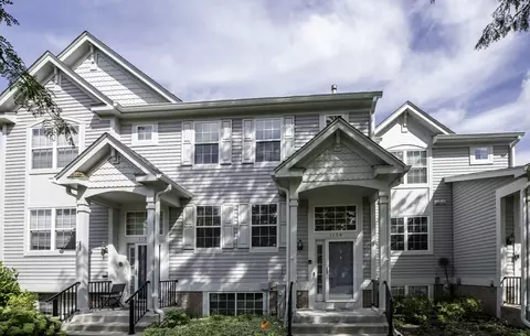 1154 Cambridge Dr, Grayslake, IL 60030