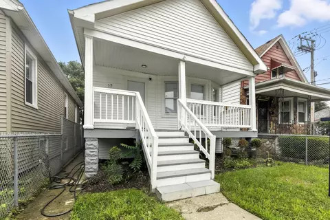 17 E 100th Pl, Chicago, IL 60628 photo 1