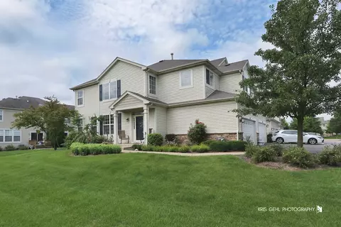 611 S Jade Ln, Round Lake, IL 60073
