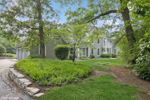 21712 N Old Farm Rd, Deer Park, IL 60010