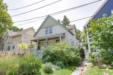 1608 Davis St, Evanston, IL 60201